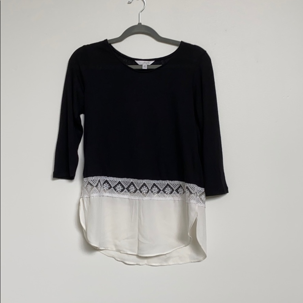 Light sweater with white contrast